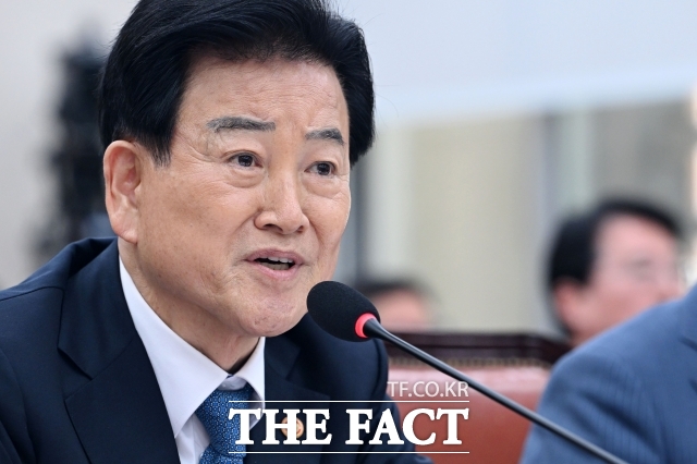 정동영 통일부 장관은 20일 구성 핵시설 언급과 관련한 논란에 대해 