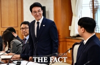  양성평등위원회 회의 참석하는 김민석 국무총리 [포토]