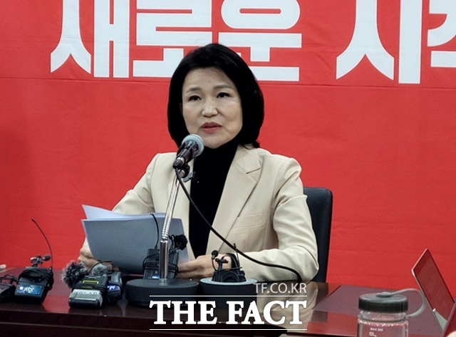이진숙 전 방송통신위원장이 지난 14일 국민의힘 대구시당에서 기자회견을 하고 있다. /박병선 기자
