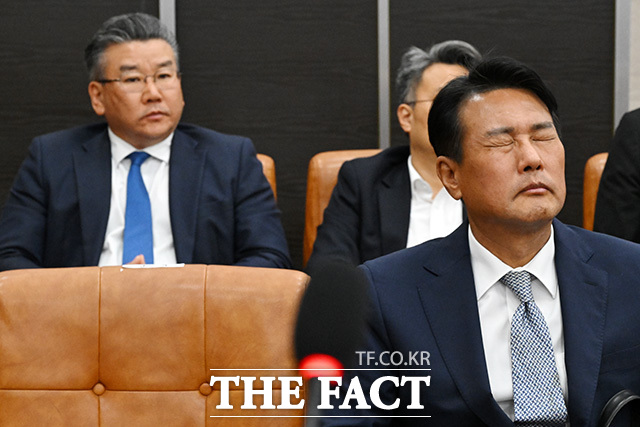 국정조사 증인으로 출석한 유병호 감사원 감사위원과 남욱 변호사, 김태효 전 국가안보실 제1차장(왼쪽부터).