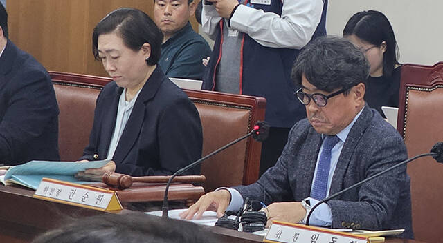 최저임금위는 21일 정부세종청사에서 2027년도 최저임금 심의를 위한 1차 전원회의를 열고 권순원 숙명여대 교수를 제13대 최저임금위원장으로 선출했다./세종=박은평 기자