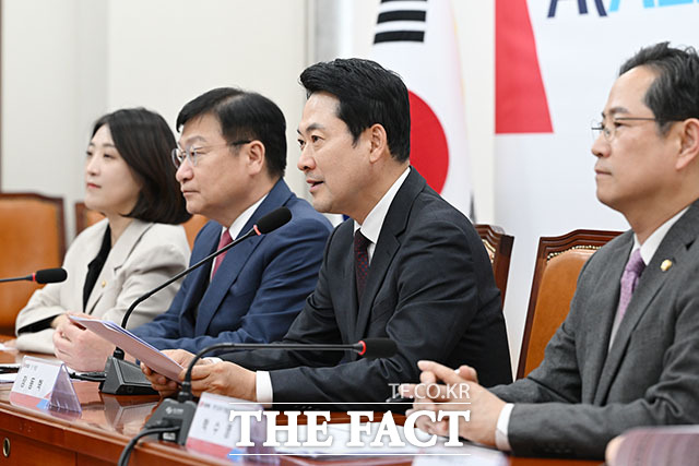 장동혁 국민의힘 대표가 21일 오후 서울 여의도 국회에서 열린 ‘A(all)부터 Z(zero)까지 교통혁명! 모두가 부담 없는 이동권 복지 공약'을 발표하고 있다. /국회=서예원 기자