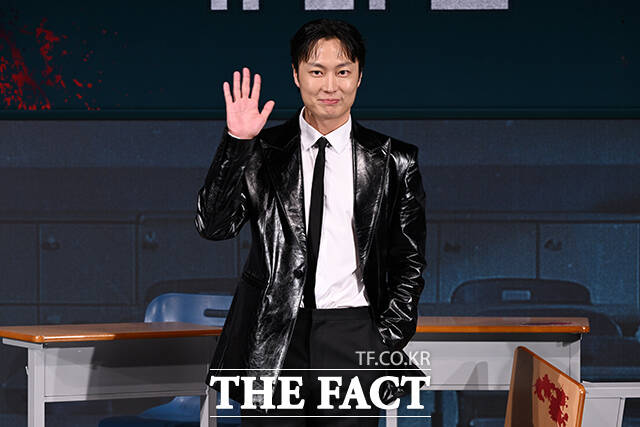 박윤서 감독과 배우 노재원, 이효제, 강미나, 전소영, 현우석(왼쪽부터)이 21일 오후 서울 용산구 CGV 용산아이파크몰에서 열린 넷플릭스 새 시리즈 '기리고' 기자간담회에 참석해 포즈를 취하고 있다. /김성렬 기자