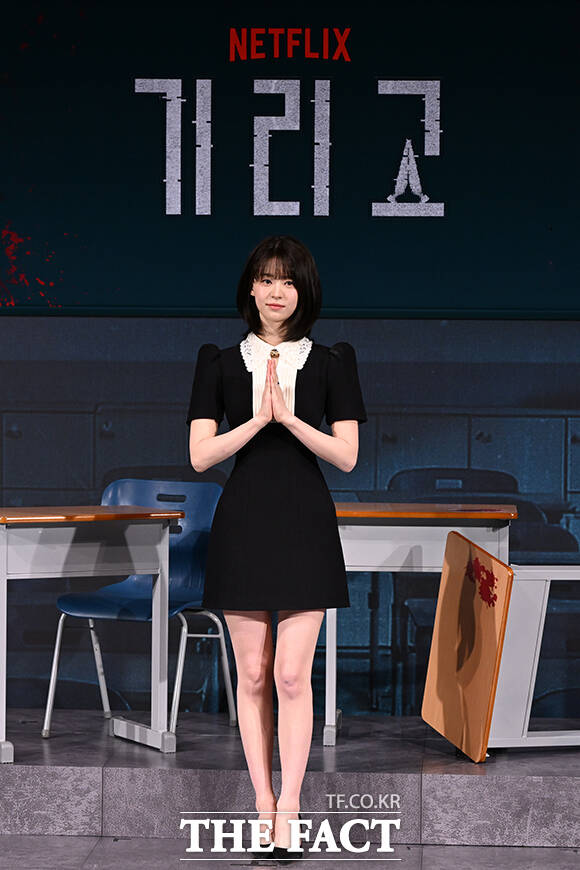 박윤서 감독과 배우 노재원, 이효제, 강미나, 전소영, 현우석(왼쪽부터)이 21일 오후 서울 용산구 CGV 용산아이파크몰에서 열린 넷플릭스 새 시리즈 '기리고' 기자간담회에 참석해 포즈를 취하고 있다. /김성렬 기자