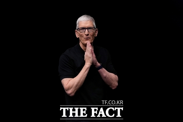 애플이 오는 9월 존 터너스 신임 CEO를 선입한다고 발표했다. 사진은 팀 쿡 애플 CEO. /AP. 뉴시스