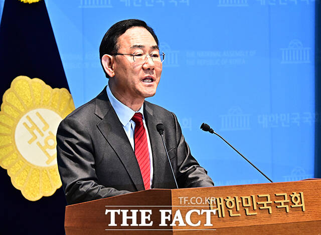 주호영 국회부의장이 지난 8일 국회 소통관에서 열린 기자회견에 참석해 발언을 하고 있다. /배정한 기자