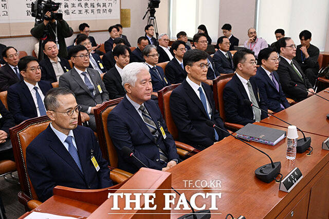 김규현 전 국가정보원장과 서주석 전 국가안보실 제1차장, 정상우 감사원 사무총장, 윤성원 전 국토교통부 1차관, 노은채 전 국가정보원 기획조정실장, 김성한 전 국가안보실장(왼쪽부터).