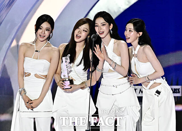 에스파가 오는 5월 29일 정규 2집 'LEMONADE'를 발매한다. 그에 앞서 다양한 콘텐츠로 분위기를 예열한다. 사진은 지난해 마카오에서 열린 '2025 TMA' 참석 당시 모습. /배정한 기자