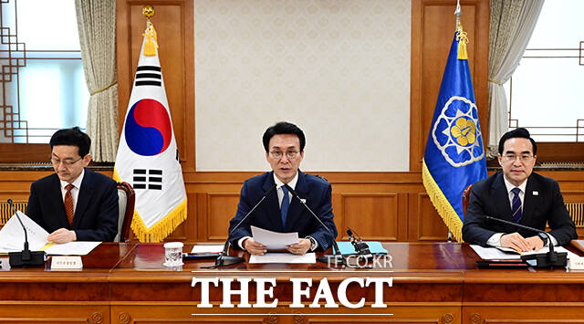 김민석 국무총리가 21일 오전 서울 종로구 정부서울청사에서 열린 전남광주통합특별시 출범 준비 점검회의에 참석해 모두발언을 하고 있다. /임영무 기자