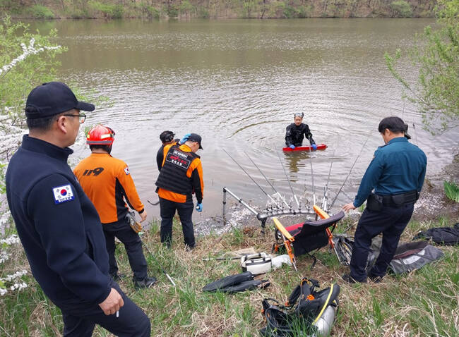 20일 오후 3시 28분쯤 청송군 주왕산면의 한 저수지에서 낚시를 하던 70대 남성이 물에 빠지는 사고가 발생했다. /경북소방본부