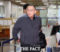  '정치자금법 위반' 명태균, 공판 출석 [TF사진관]