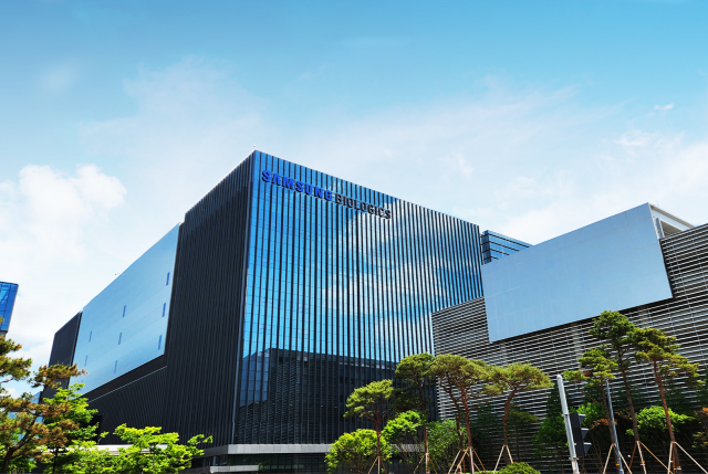 삼성바이오로직스는 올해 1분기 매출 1조2571억원, 영업이익 5808억원을 기록했다고 22일 공시했다. 사진은 삼성바이오로직스 4공장. /삼성바이오로직스