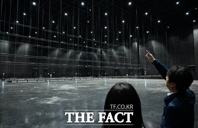 스튜디오 유지니아에는 촬영이 가능한 4개 동이 있다. 이곳은 950평 규모의 C동이다. /파주=이새롬 기자