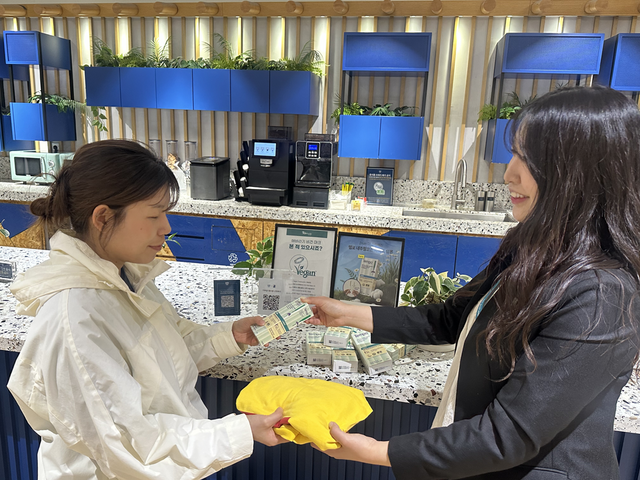 동아제약 여성용품 브랜드 '템포'가 지구의 날을 맞아 13~22일 글로벌 공유오피스 '저스트코'와 친환경 나눔 캠페인을 진행했다. /동아제약