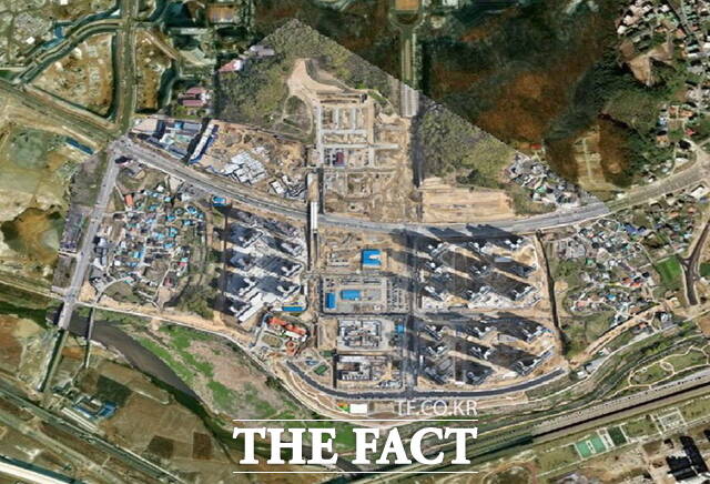 아산시 탕정지구 도시개발사업 현장 전경. 357만㎡ 규모 부지에 공동주택 2만 1000가구와 각종 공공시설이 들어서며 '주거명품도시' 조성을 목표로 공사가 한창이다. /아산시