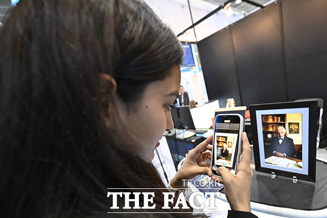 행사장이 방문객들로 붐비고 있다.