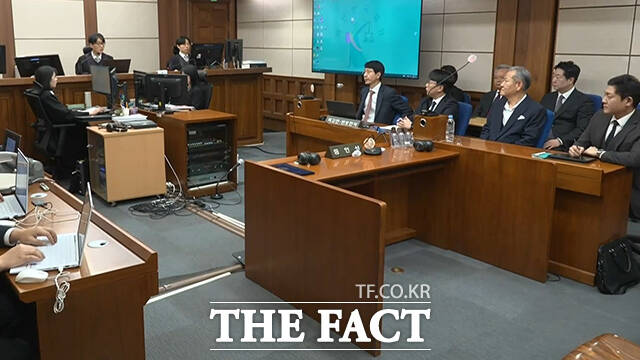 이상민 전 행정안전부 장관이 지난 2월 12일 오후 서울 서초구 서울중앙지방법원에서 열린 내란 중요임무 종사 등 혐의 1심 선고공판에 출석해 있다. /서울중앙지방법원