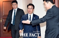  비상경제본부 회의 참석하는 김민석 국무총리 [포토]