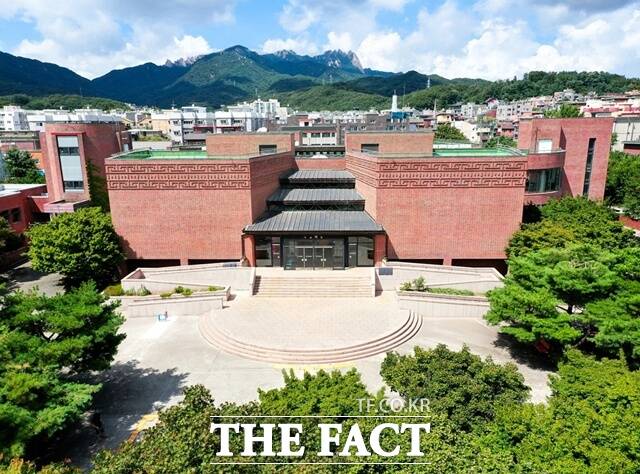 덕성여자대학교(덕성여대) 등 전국 20개교가 '대학 인공지능(AI) 기본교육과정 개발 지원사업'에 선정됐다. /덕성여자대학교