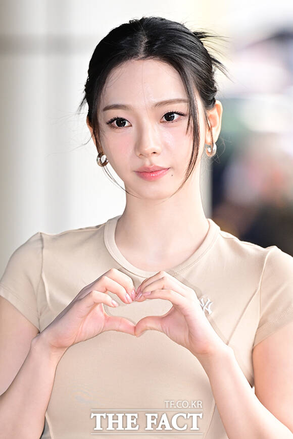 카리나는 이날 상하이에서 열리는 MLB 오프라인 이벤트에 참석하기 위해 출국길에 나섰다.