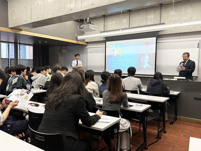 안동시가 추진한 지역 청소년 글로벌 인문 리더 양성을 위한 일본 교류 활동이 최근 성공리에 마무리됐다. /안동시