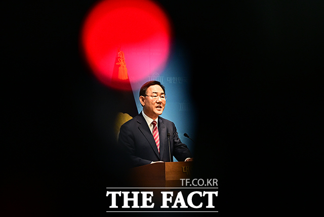 주호영 국회부의장이 23일 오후 서울 여의도 국회 소통관에서 기자회견을 열고 대구시장 출마와 관련된 발언을 하고 있다. /국회=배정한 기자