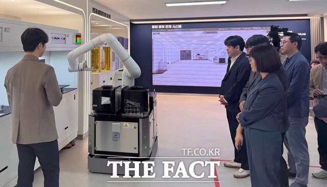 구미시는 로봇 분야 국가첨단전략산업 특화단지 지정 추진과 AI 팩토리 사업을 연계해 산업 간 융합을 확대할 방침이다. /구미시