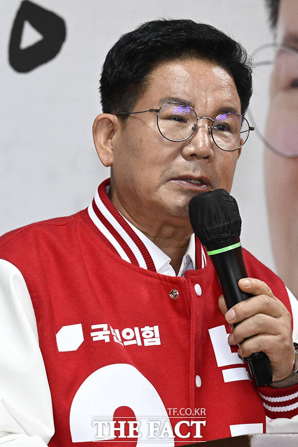 박강수 구청장이 공약을 밝히고 있다.