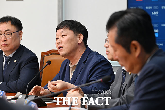 정청래 더불어민주당 대표가 모두 발언을 하고 있다.