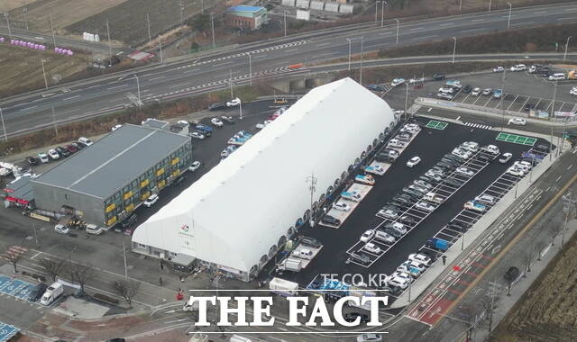 2024년 화재 이후 운영 중인 서천군 임시특화시장 전경. /서천군