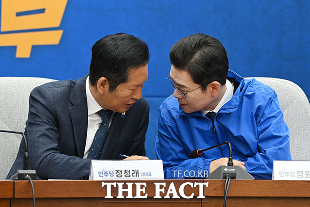 정청래 더불어민주당 대표가 모두 발언을 하고 있다.