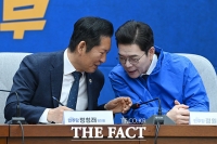  대화 나누는 정청래-정원오 [포토]