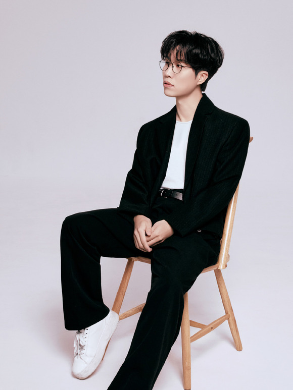 소란이 24일 신곡 'Delivery'를 발표한다. 시티팝 장르의 곡으로 경쾌한 흐름 속에 