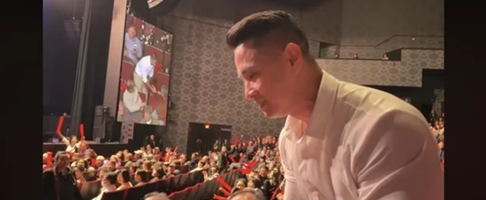 유승준은 지난 23일 자신의 공식 유튜브 채널에 지난해 4월 미국 캘리포니아 야마바 리조트에서 열린 태진아의 단독 콘서트 현장을 찾은 당시 모습을 올렸다. /유승준 유튜브