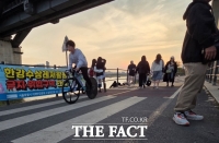  강변 산책 나왔다가 자칫 날벼락…한강공원 '자전거 주의보'