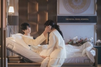  '21세기 대군부인' 아이유·변우석, 위기 후 짙어지는 로맨스