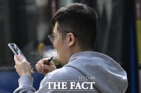  오늘부터 금연구역 액상담배도 단속… 금연구역내 여전한 흡연자들 [TF사진관]