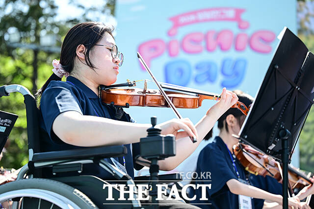 합주하는 상상휠하모니 오케스트라.