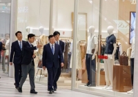  신동빈 회장, 베트남 현장경영…