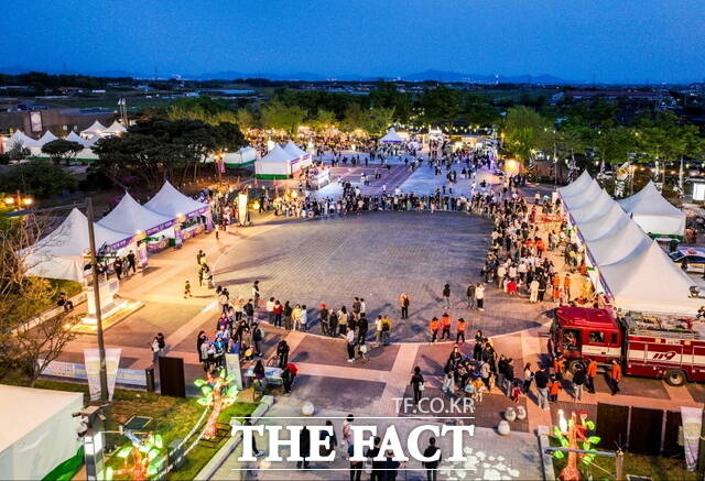 7만여 명의 관람객이 모인 익산 백제왕궁 국가유산 야행. /익산시