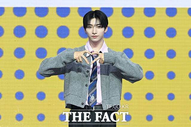 그룹 넥스지(NEXZ)의 멤버 유우.