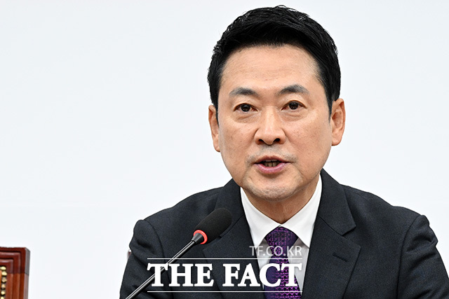 최고위원회의에서 모두발언하는 장 대표.