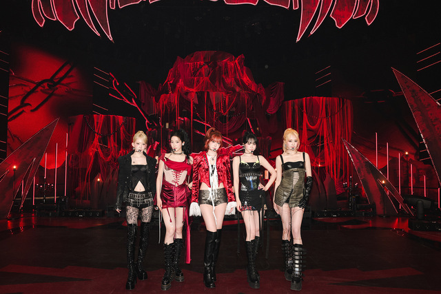 그룹 르세라핌의 사쿠라 카즈하 홍은채 김채원 허윤진(왼쪽부터)은 24일 발매한 선공개곡 'CELEBRATION'에서 하드 스타일 테크노를 시도했다./쏘스뮤직