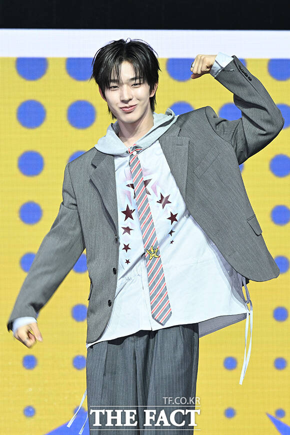 든든한 모습 뽐내는 토모야.