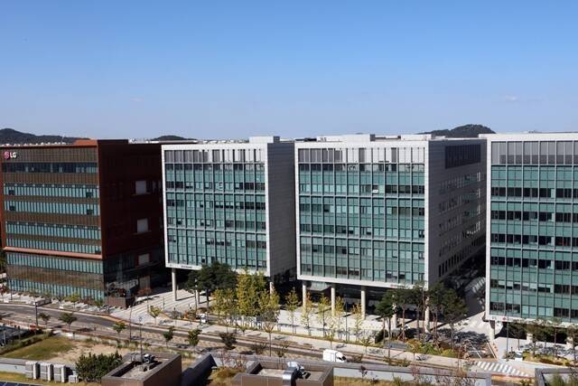 LG이노텍은 올해 1분기 매출 5조5348억원, 영업이익 2953억원을 기록했다고 27일 공시했다. /LG이노텍