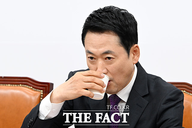 최고위원회의에서 모두발언하는 장 대표.