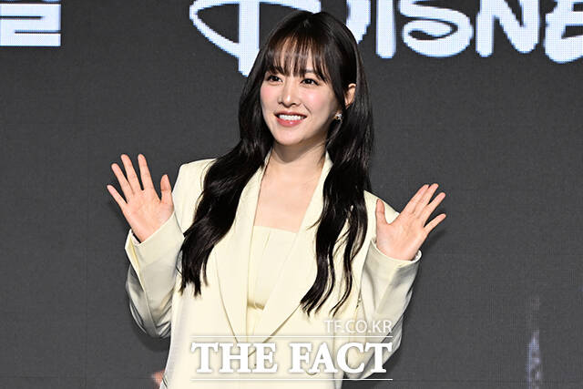 배우 박보영이 27일 오전 서울 영등포구 콘래드 서울 호텔에서 열린 디즈니+ 새 오리지널 시리즈 골드랜드 제작발표회에 참석해 포즈를 취하고 있다. /김성렬 기자