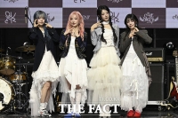  다음 챕터 향하는 QWER 성대한 졸업 파티 'CEREMONY'(종합)