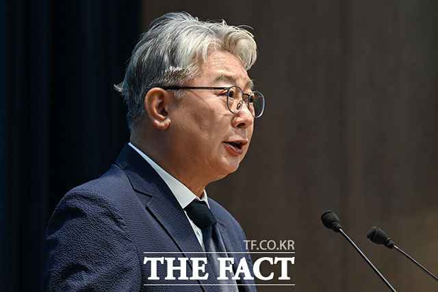 개혁신당 소속으로 경기도지사에 출마하는 조응천 전 의원이 28일 오전 서울 여의도 국회 소통관에서 출마 기자회견을 하고 있다. /국회=서예원 기자