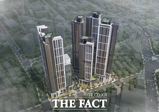 현대건설이 울산 남구 야음동 일원에 공급하는 ‘힐스테이트선암호수공원’이 선착순 동·호 지정 계약을 진행하며 관심을 모으고 있다. 단지는 지하 6층~지상 최고 44층, 총 753가구 규모로 조성되며, 아파트 631가구와 오피스텔 122실로 구성된다./현대건설